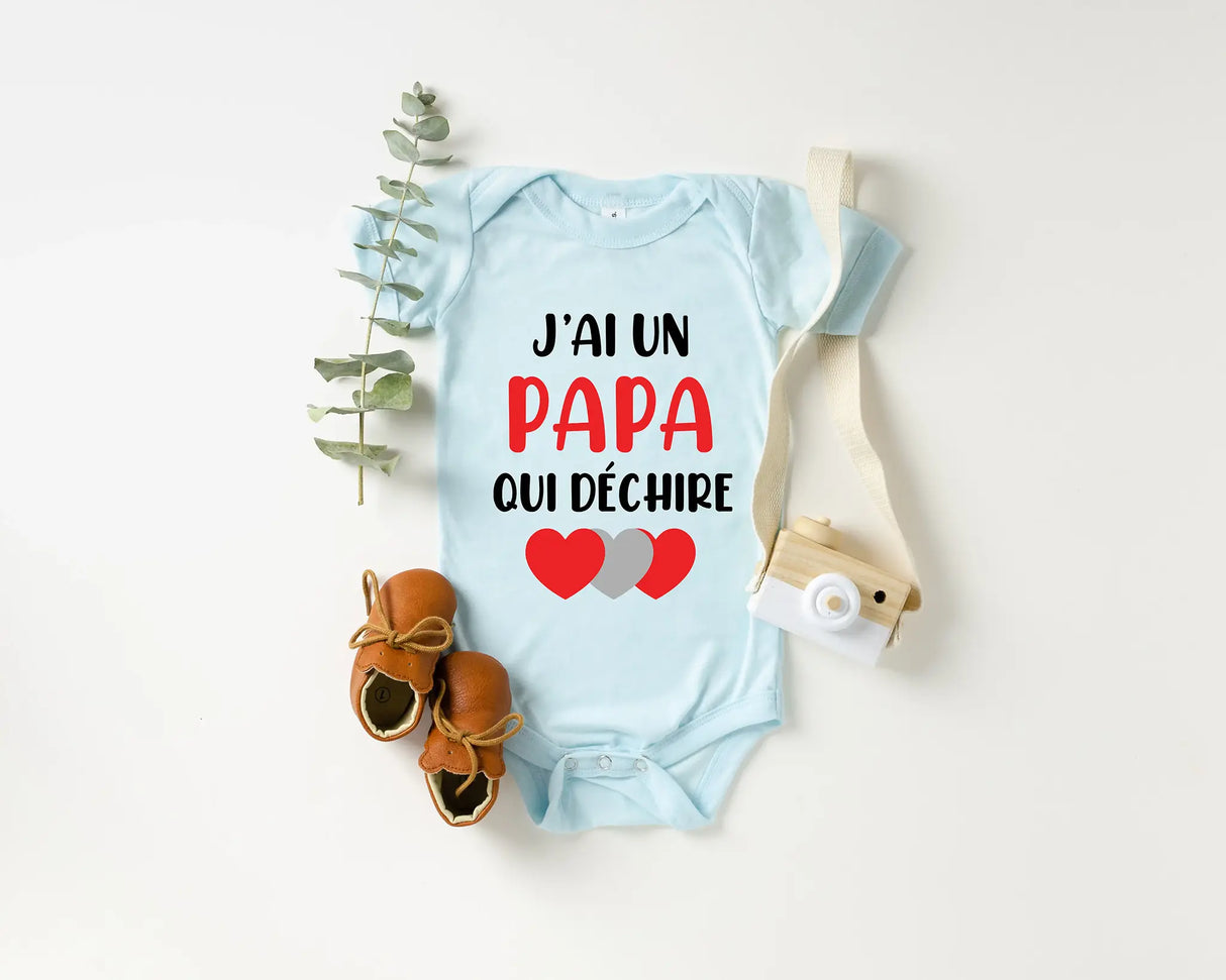 Lebonshirt Body Bébé Coton BIO - J'ai Un Papa Qui Déchire - L020622S14 Bleu