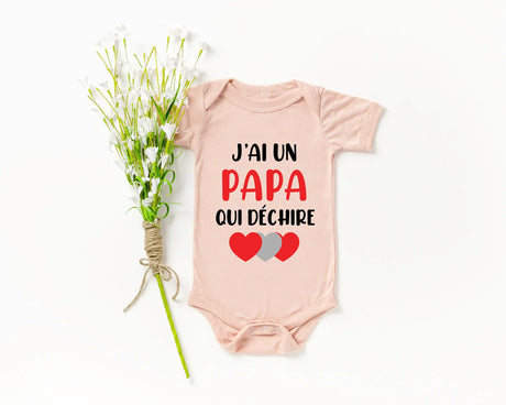 Lebonshirt Body Bébé Coton BIO - J'ai Un Papa Qui Déchire - L020622S14 Rose