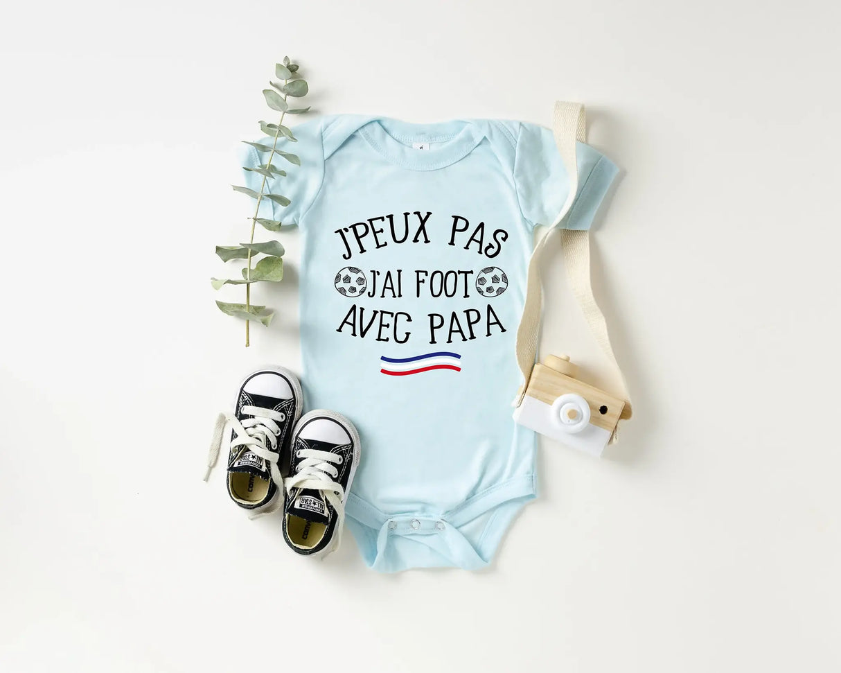 Lebonshirt Body Bébé Premium - J'Peux Pas, J'ai Foot Avec Papa - L020622S31 Bleu