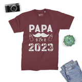 Lebonshirt® T-shirt Premium Homme Coton Bio - Papa En 2023, Cadeau Original Nouveau Parent Fête Dès Pères - L130522S20 Bordeaux