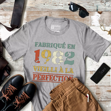 Lebonshirt T-shirt Premium Homme, Cadeau Aniversaire 1981 Fabriqué En 1981 Vieilli A La Perfection Gris