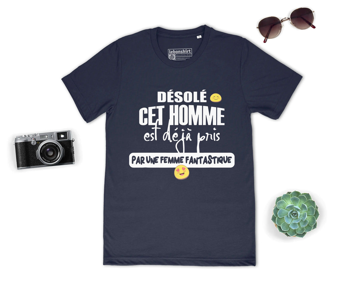 Lebonshirt® T-shirt Premium Homme Coton Bio - Désolé, Cet Homme Est Déjà Pris Par Une Femme Fantastique - L010122S03 Marine